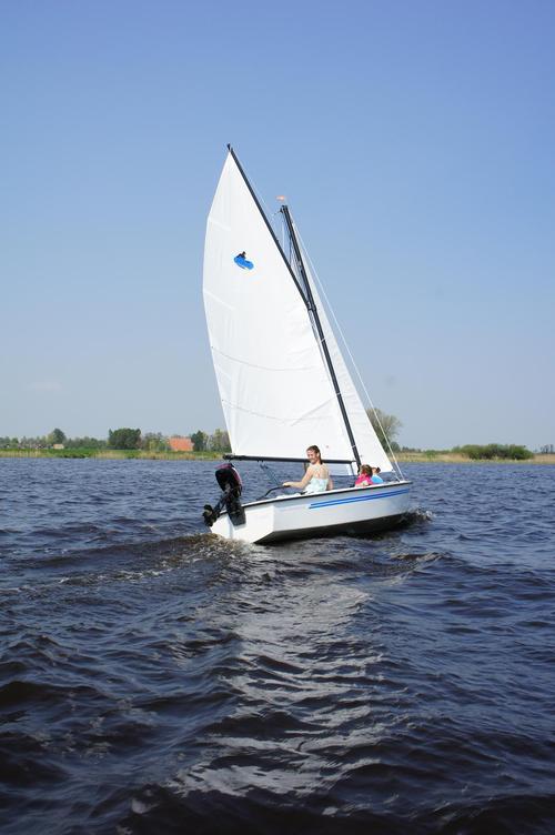 polyval 一词通常与数学中的多项式求值相关。如果文章是关于这个主题的，一个原创的疑问句标题可以是，，如何使用polyval函数高效计算多项式的值？插图2