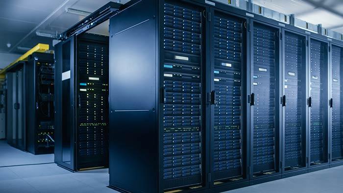 如何选择适合外贸网站的服务器以提升性能和可靠性？插图2