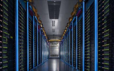 在选择云主机与传统服务器时，哪种更适合我的业务需求？