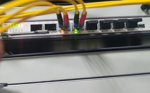 服务器的alarm灯亮起意味着什么？